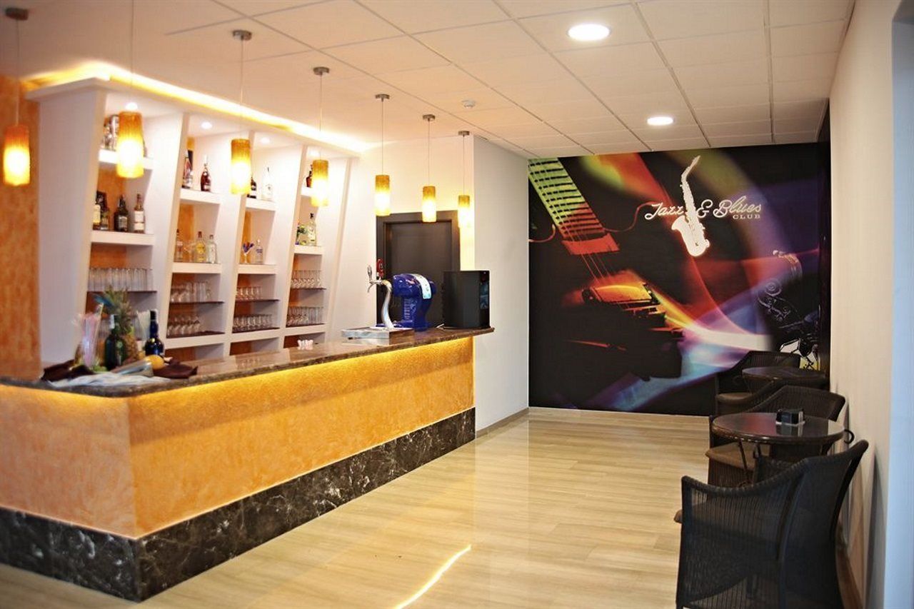 Hotel Marconfort Suites